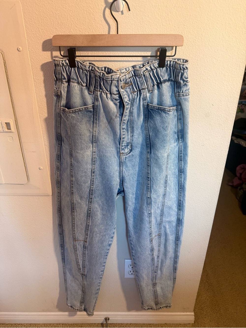 FARM Rio Jeans Brazil Size 40 US 8 Light Wash High Rise Barrel Jeans